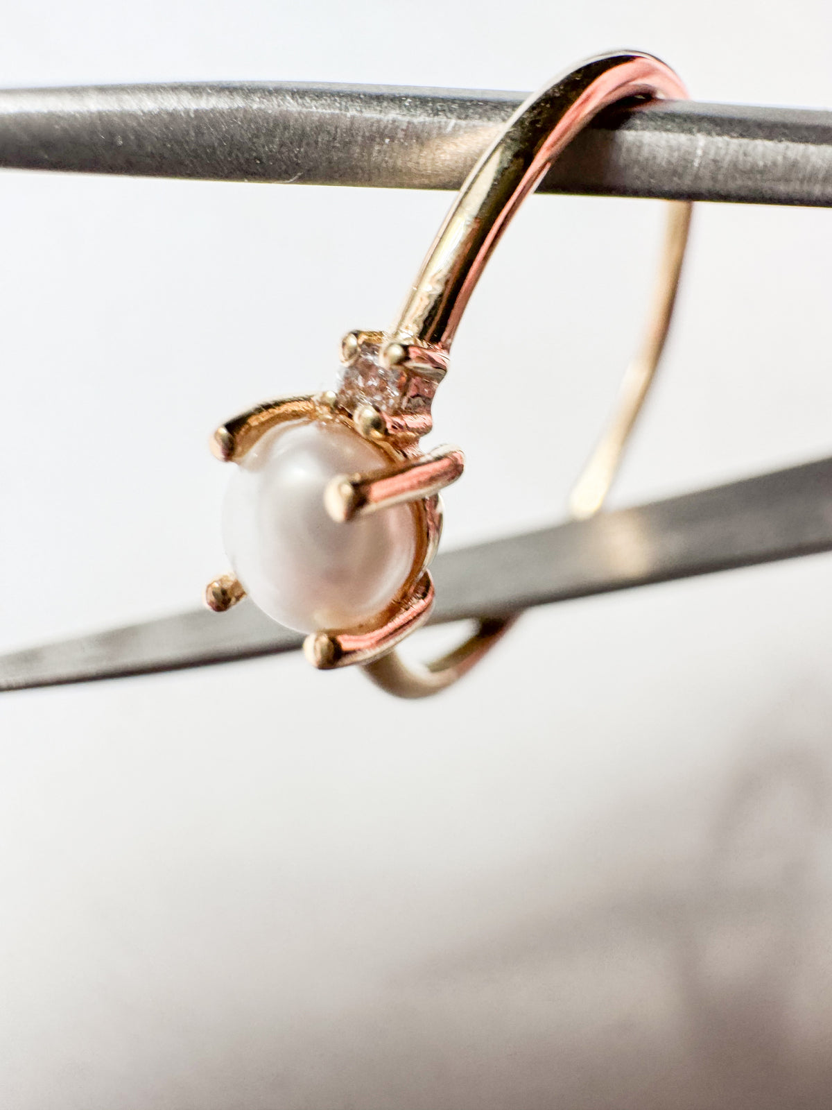 White Topaz & Pearl Ring